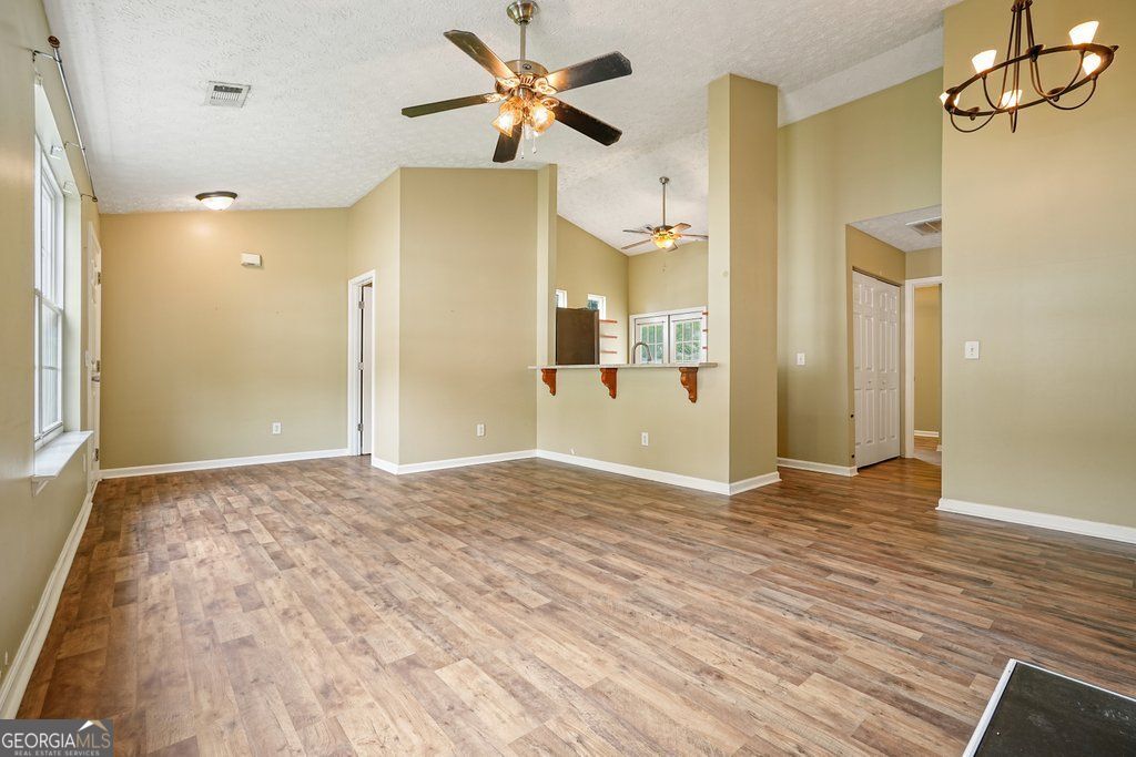 517 Oakleaf Court