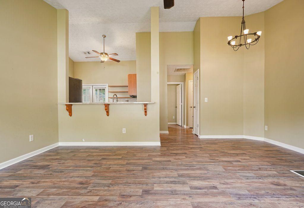517 Oakleaf Court