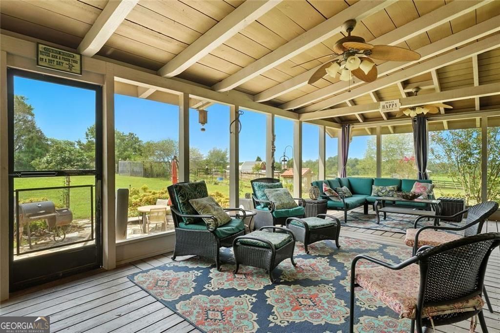 135 Holcomb SPUR NW
