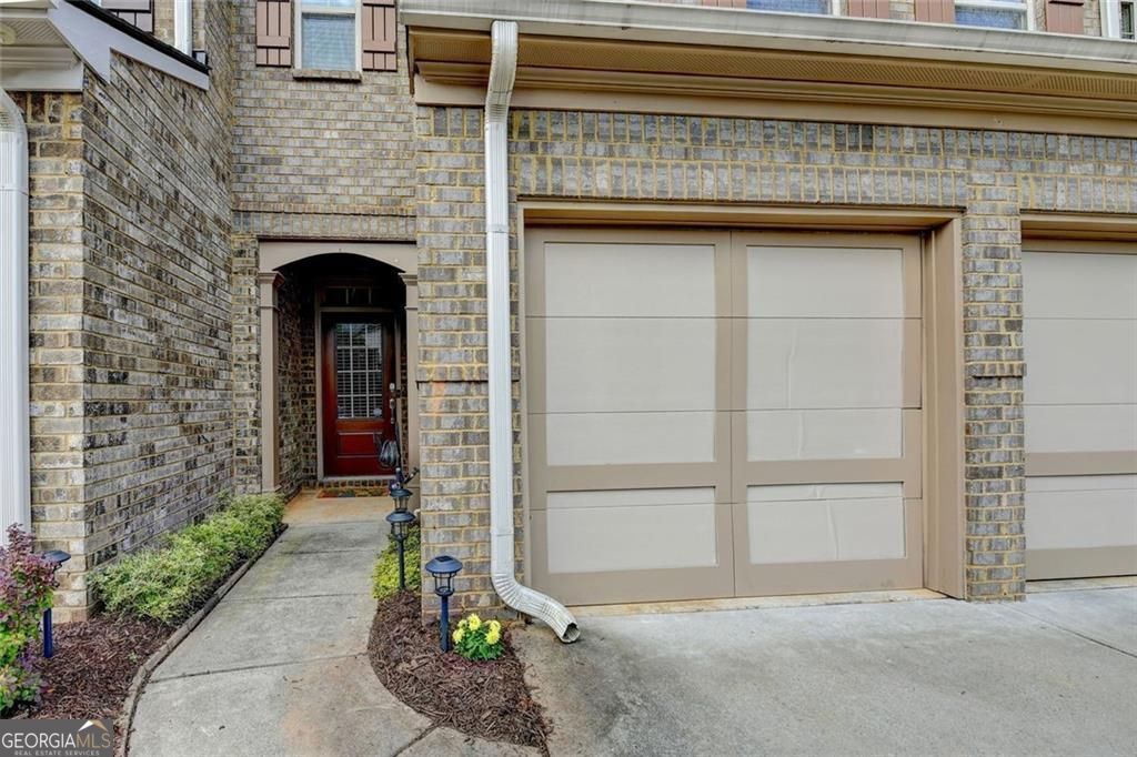 1570 Winshire Cove