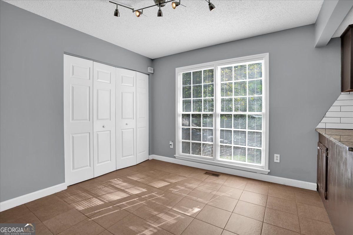 3778 Rivaridge Drive, Marietta