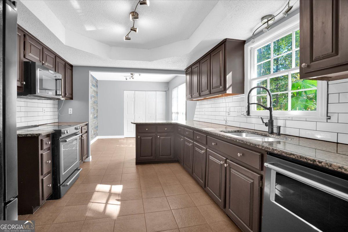 3778 Rivaridge Drive, Marietta