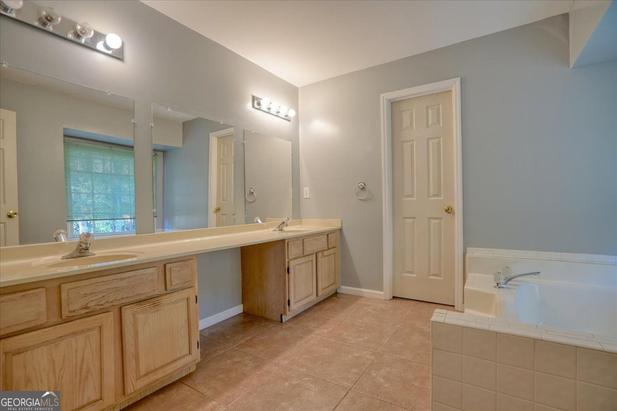 1274 Wynford Colony SW