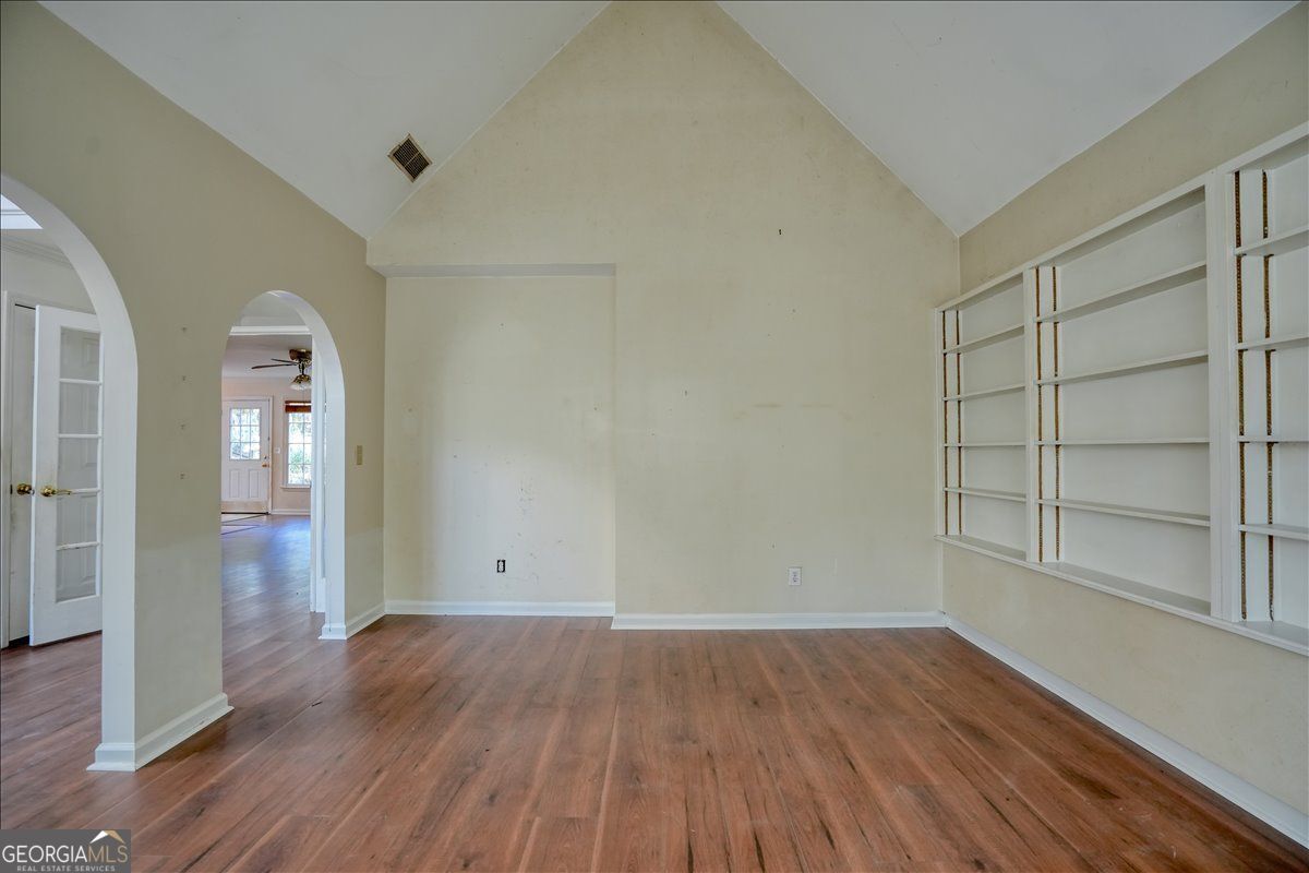 1274 Wynford Colony SW