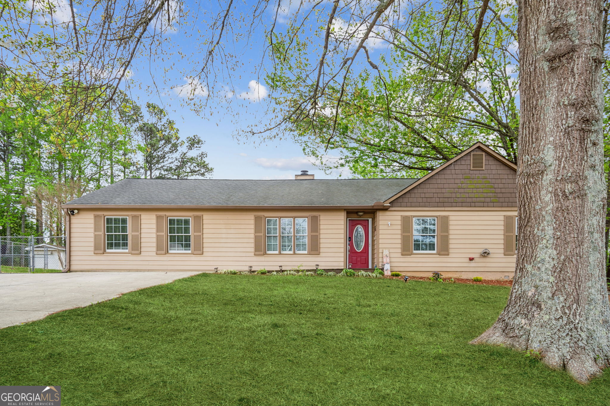140 Apple Valley Drive