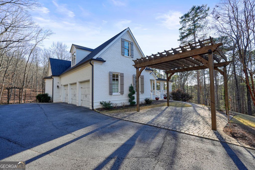 840 Greymont Circle NW