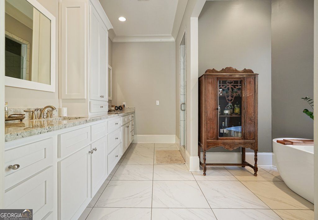 840 Greymont Circle NW