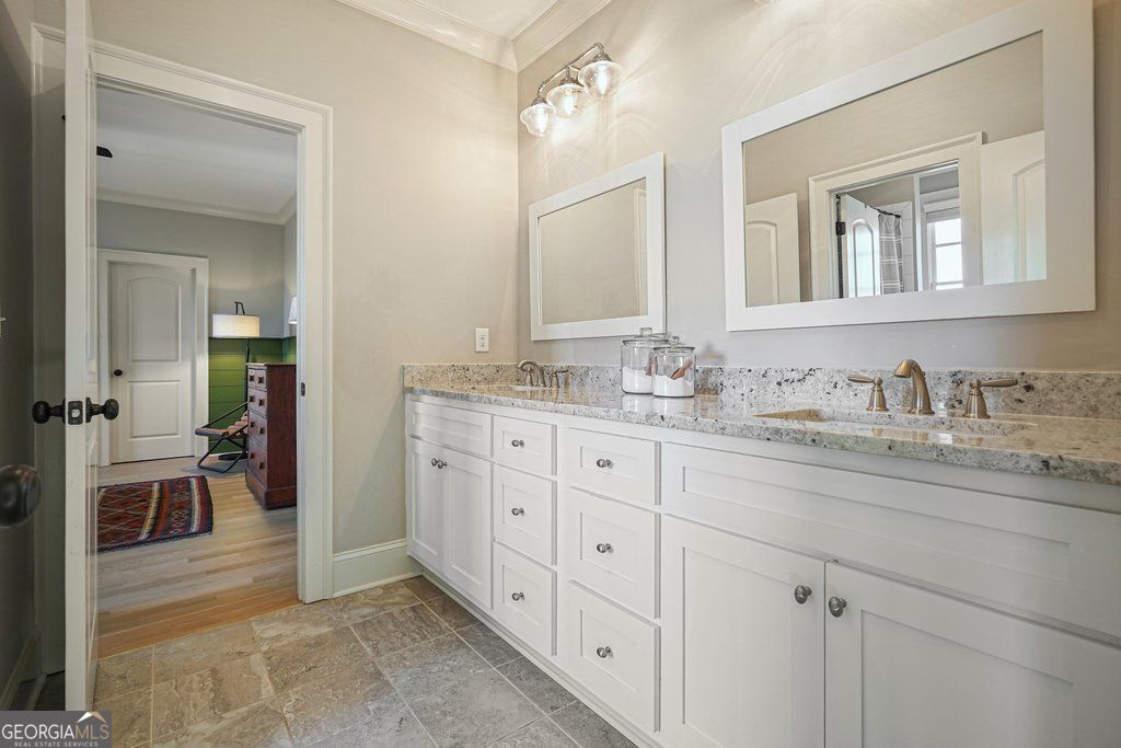 840 Greymont Circle NW