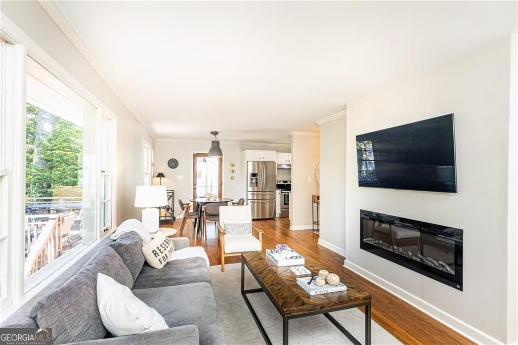 1295 Lindenwood Lane NE