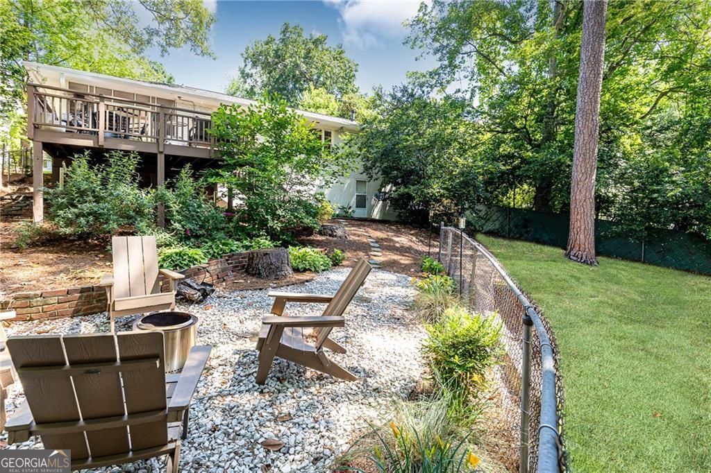 1295 Lindenwood Lane NE