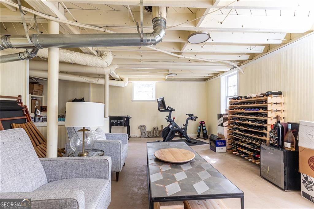 1295 Lindenwood Lane NE