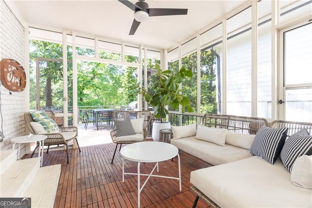 1295 Lindenwood Lane NE