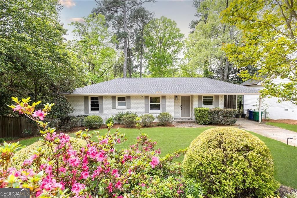 1295 Lindenwood Lane NE