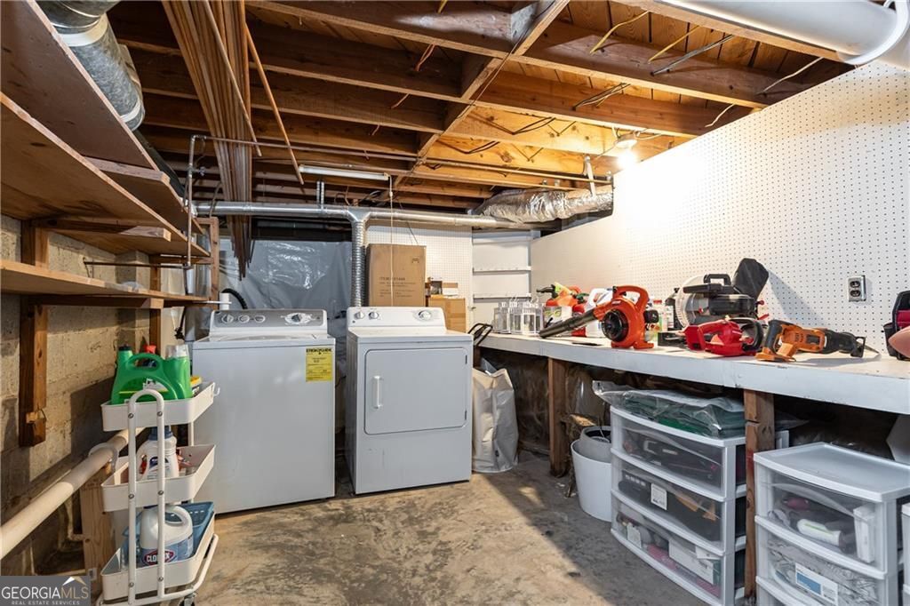 1295 Lindenwood Lane NE