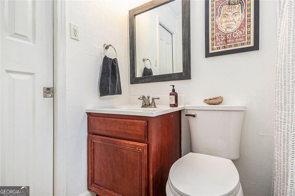 6940 Roswell Road # 16B