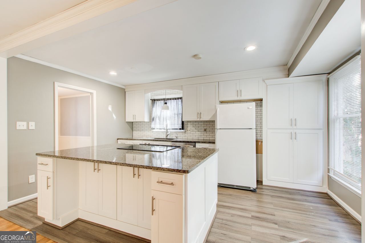859 Candy Lane SW
