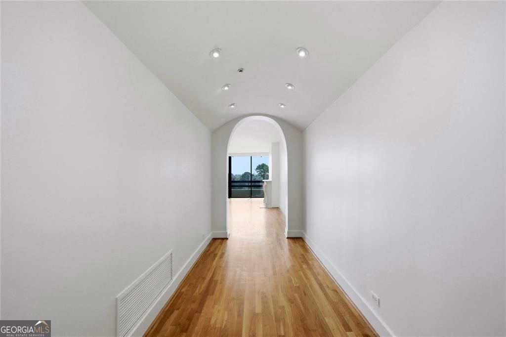 2660 Peachtree Road NW # 9G