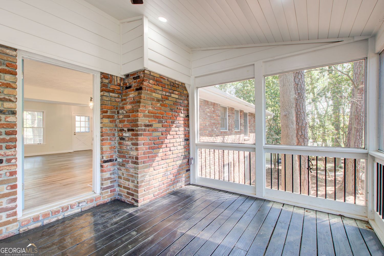 3553 Sandy Woods Lane