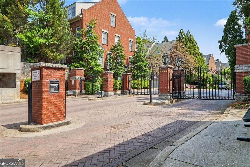 1735 Peachtree Street NE # 216