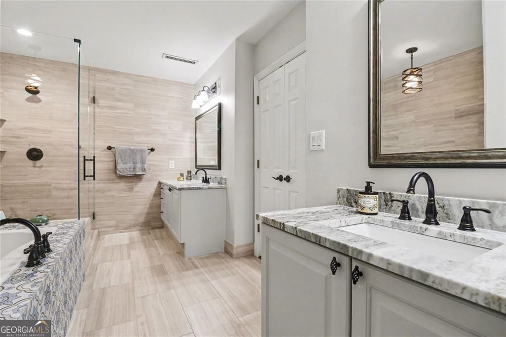 1735 Peachtree Street NE # 216