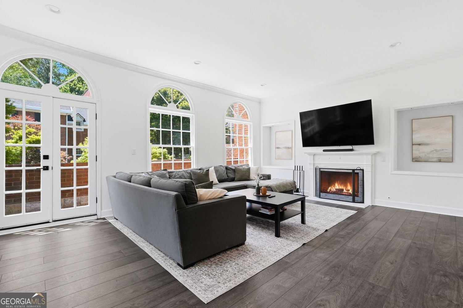 425 Jefferson Circle NE