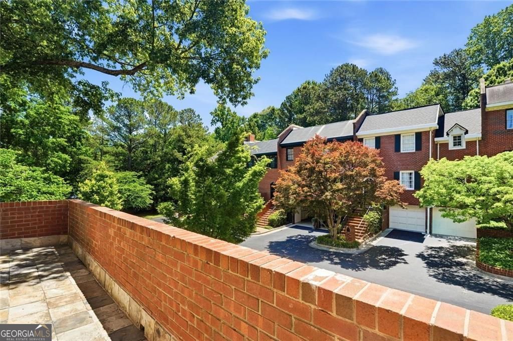 425 Jefferson Circle NE