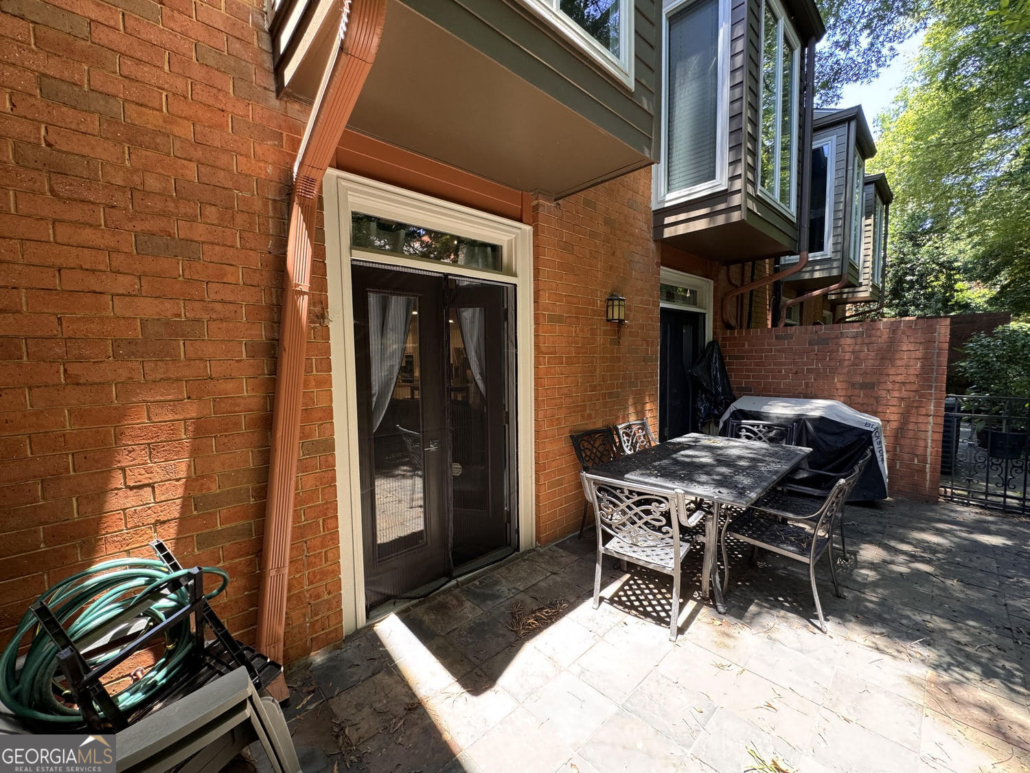 17 Willow Glen NE