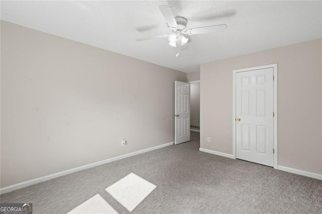 3513 Robin Lane