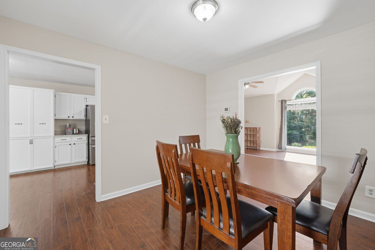 3513 Robin Lane