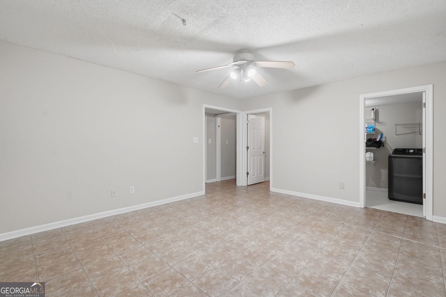 3513 Robin Lane