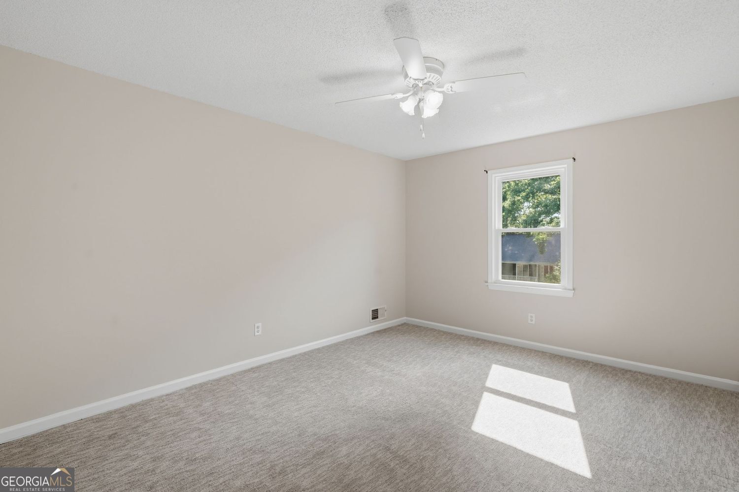 3513 Robin Lane