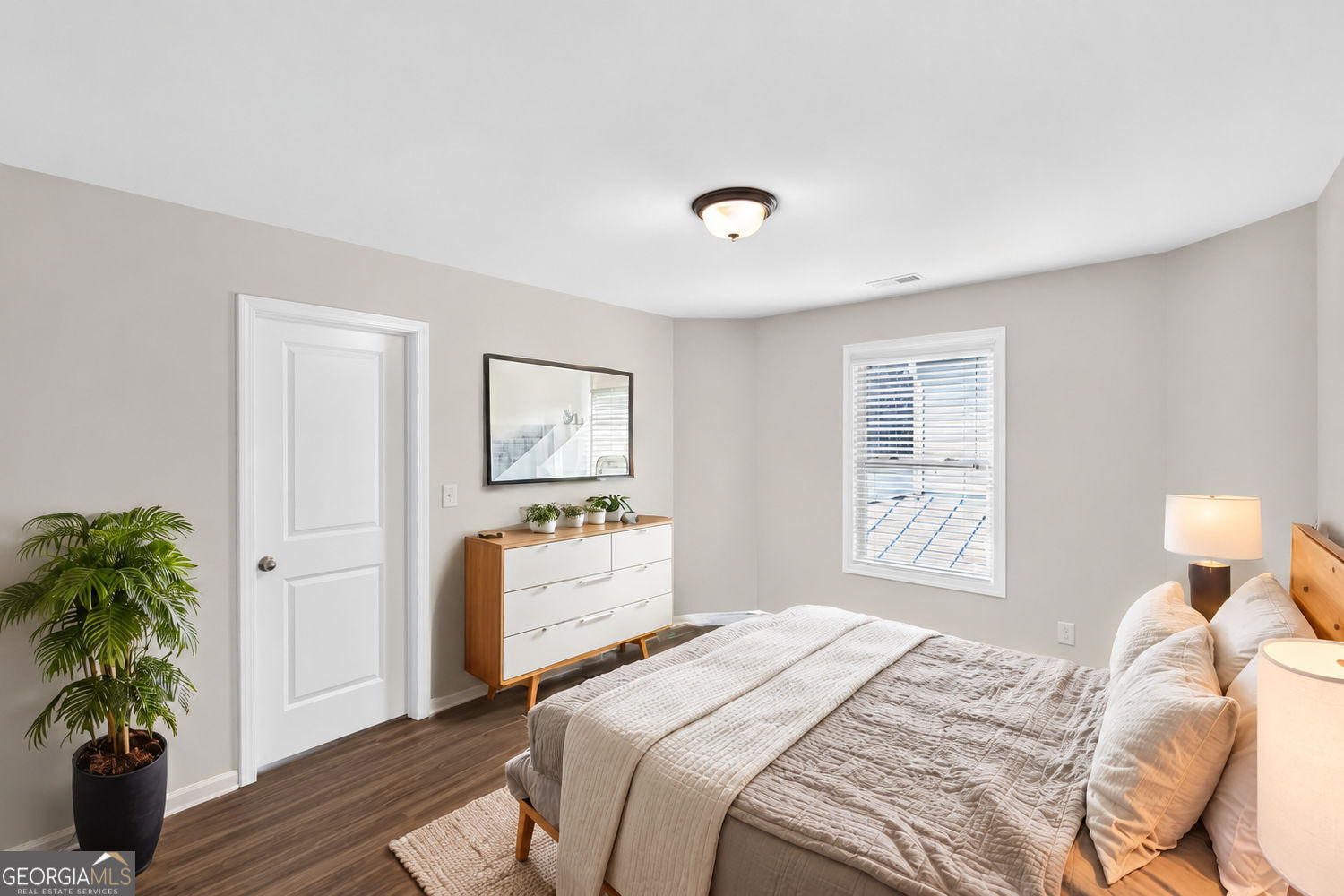 102 Edgeview Court