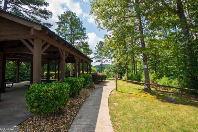 102 Edgeview Court