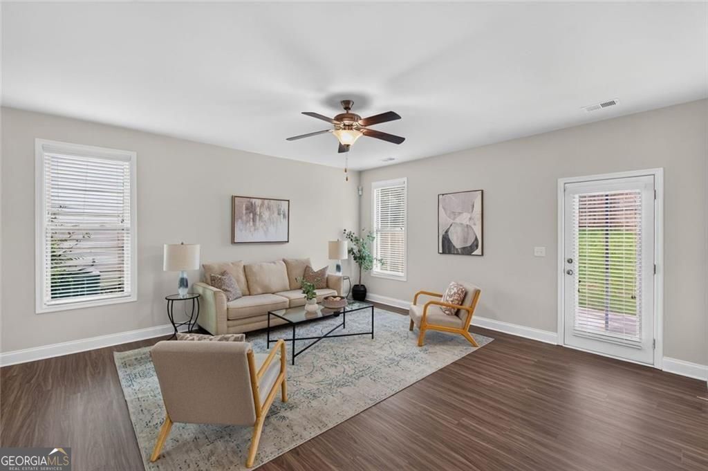 102 Edgeview Court
