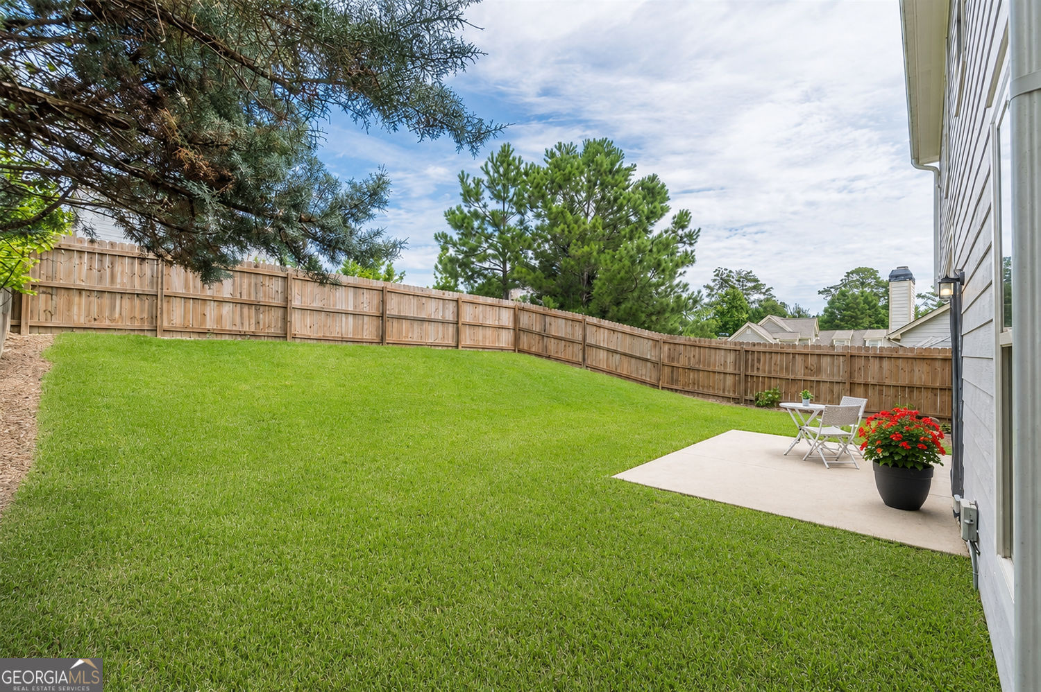 102 Edgeview Court