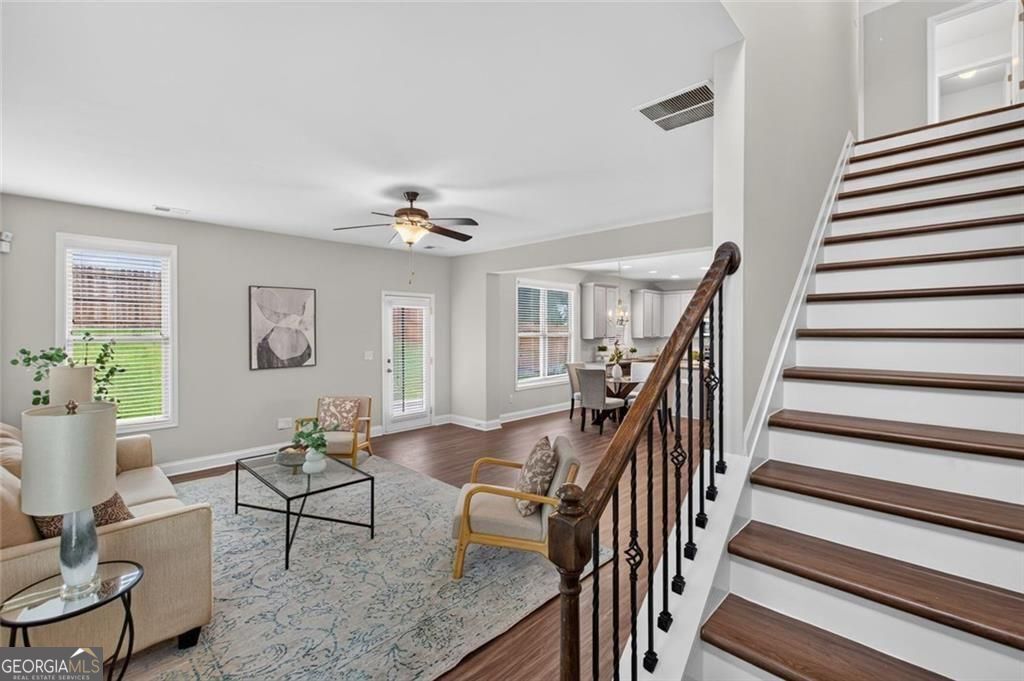 102 Edgeview Court