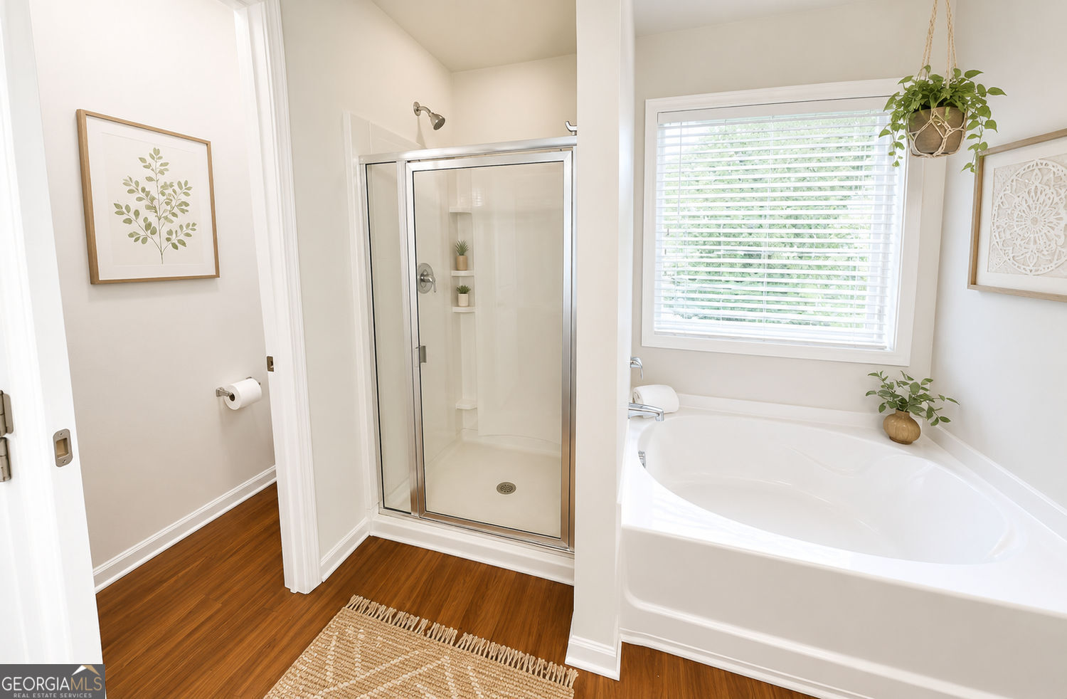 102 Edgeview Court