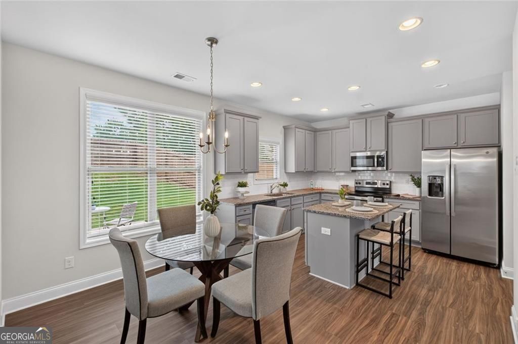 102 Edgeview Court