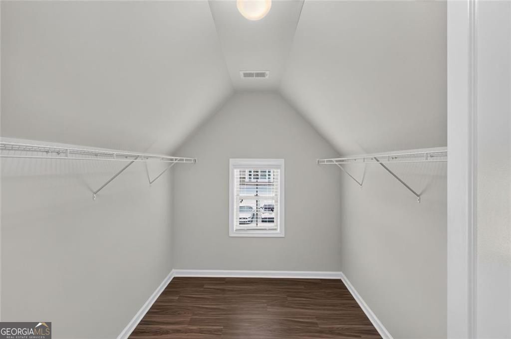 102 Edgeview Court