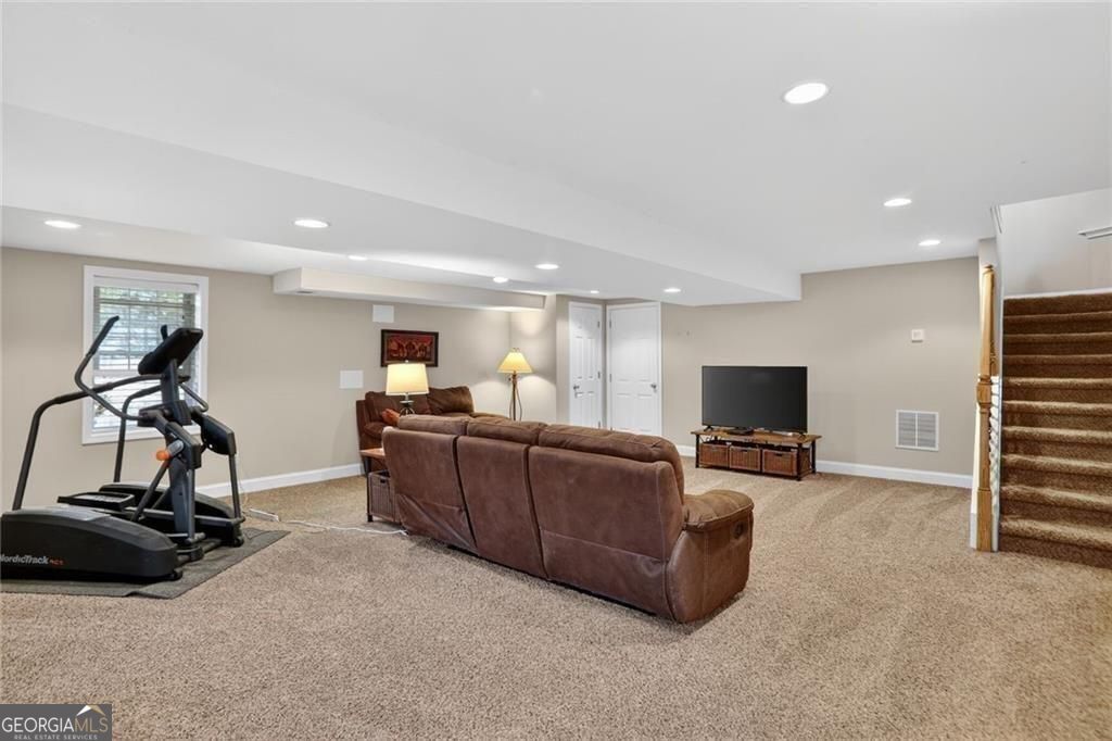2560 Skyland Trail NE