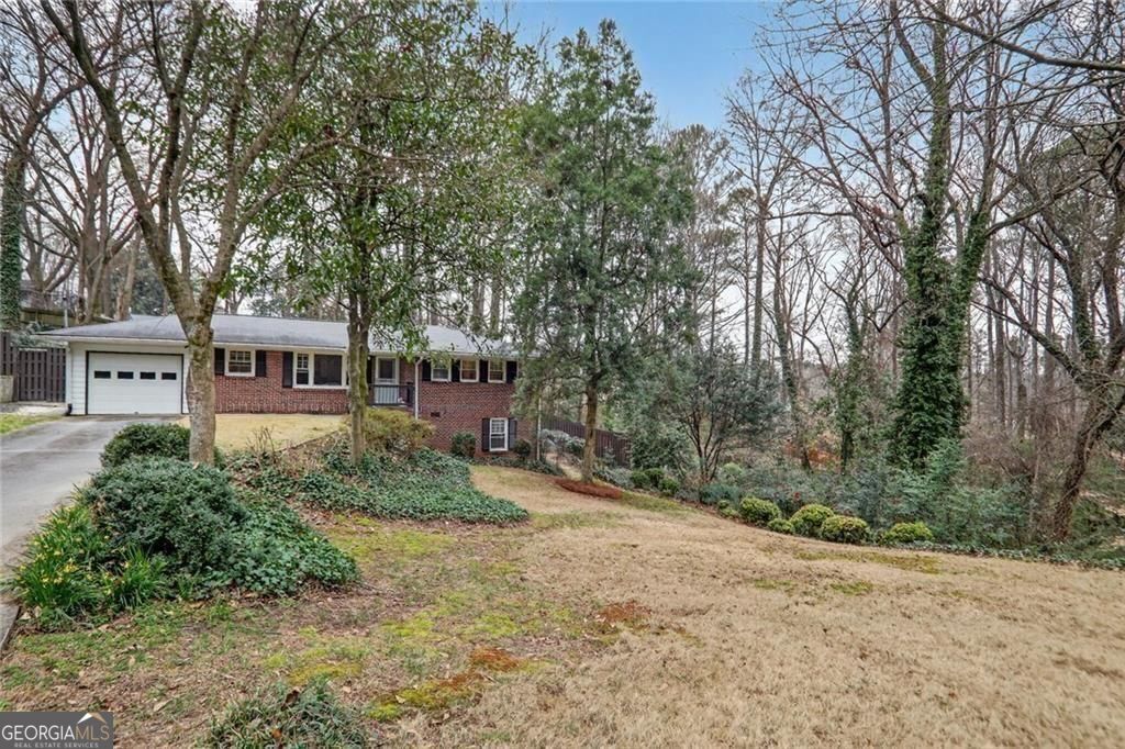 2560 Skyland Trail NE
