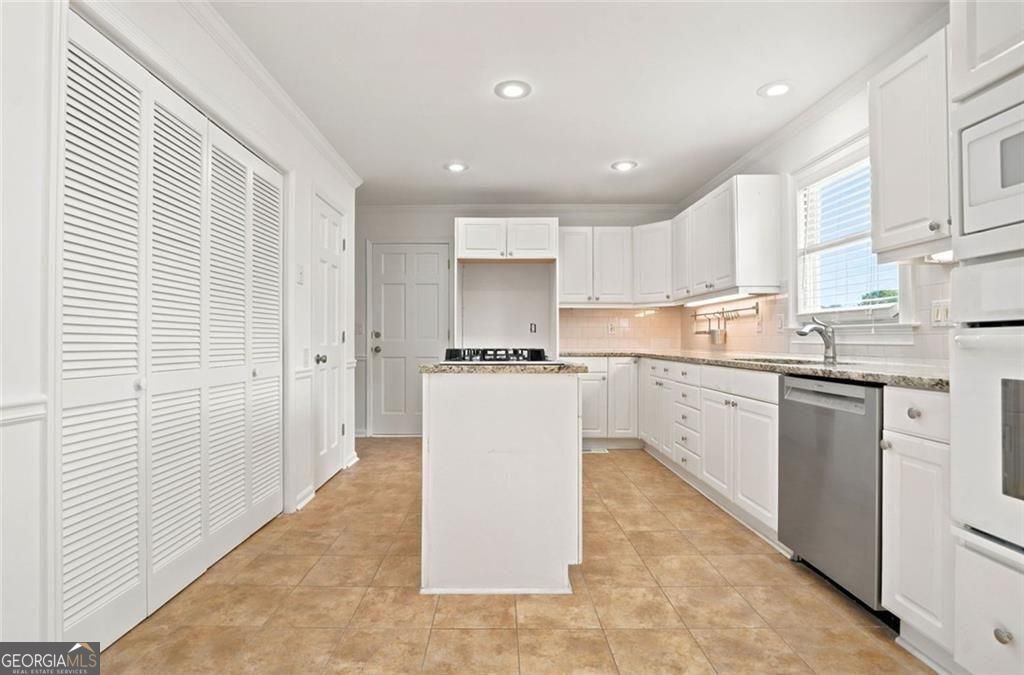 1632 Oakwood Court