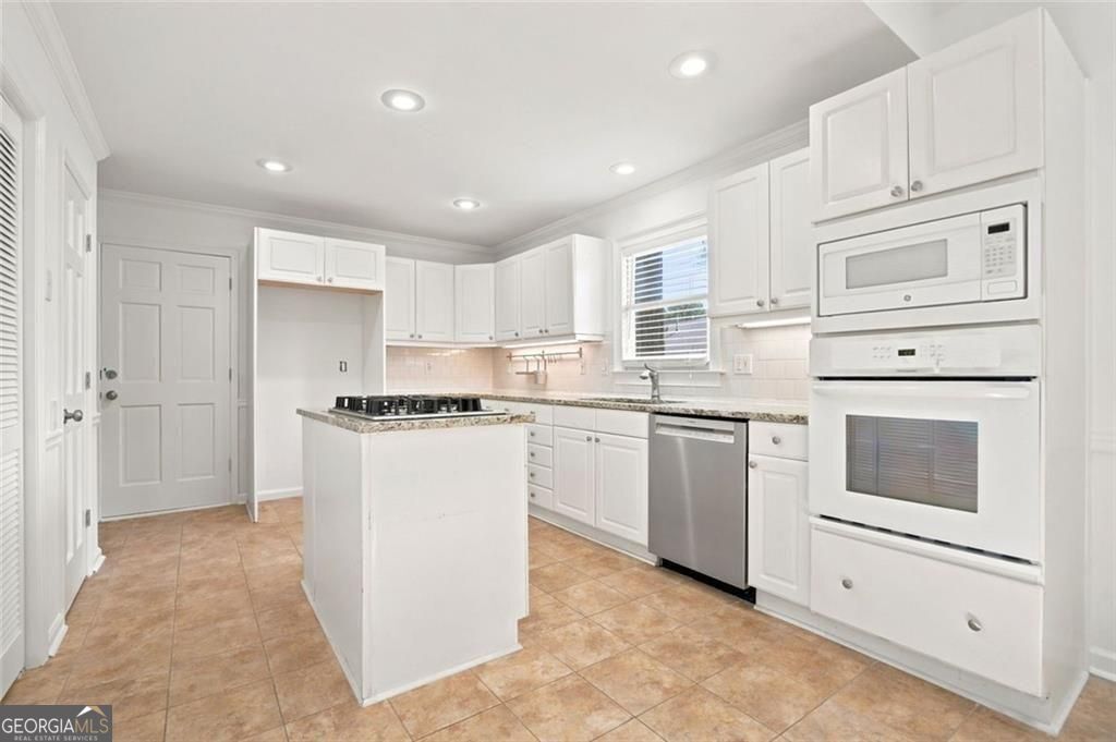 1632 Oakwood Court