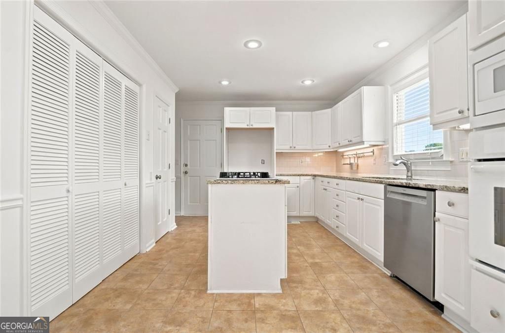 1632 Oakwood Court
