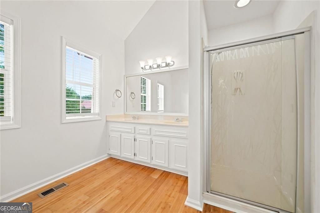 1632 Oakwood Court