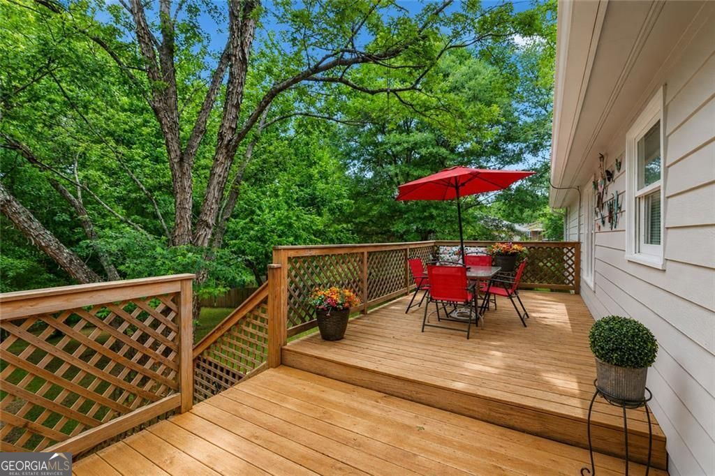6 Bluebird Lane