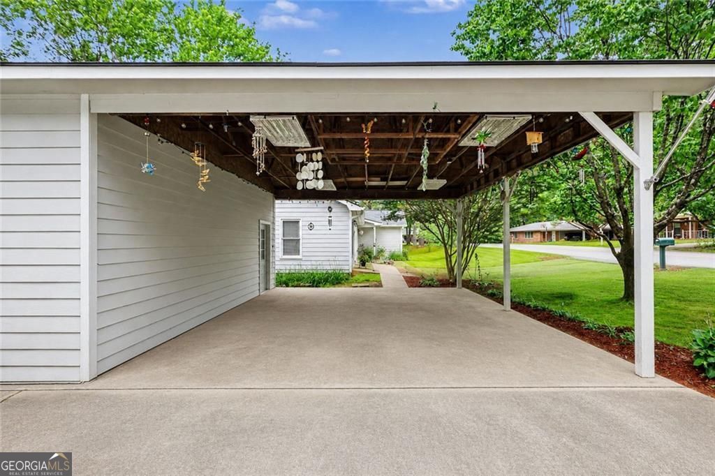 6 Bluebird Lane