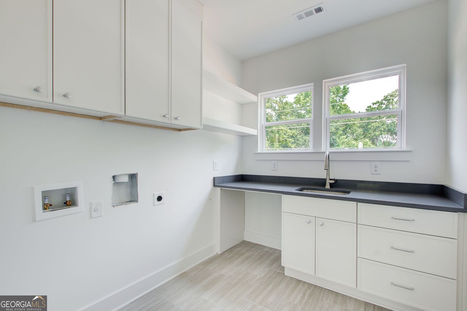 4043 Comanche Drive