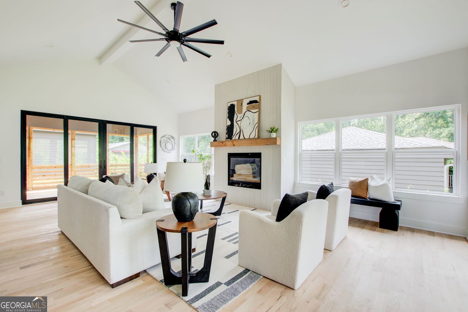 4043 Comanche Drive