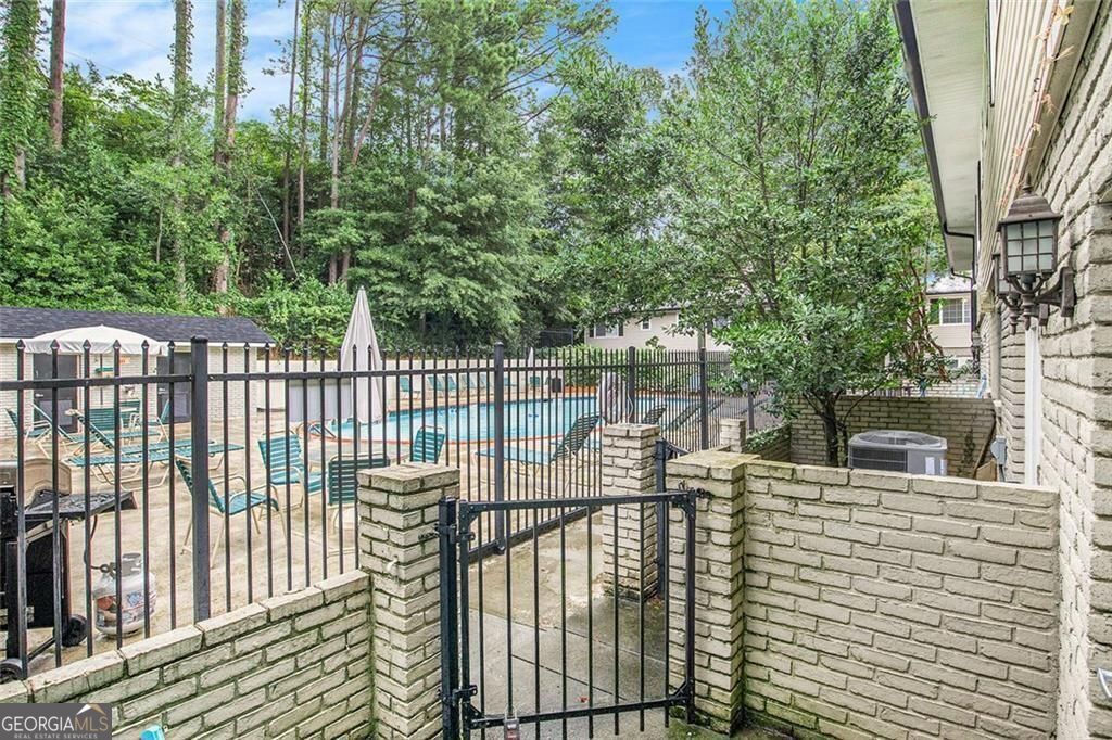 6940 Roswell Road # 16B